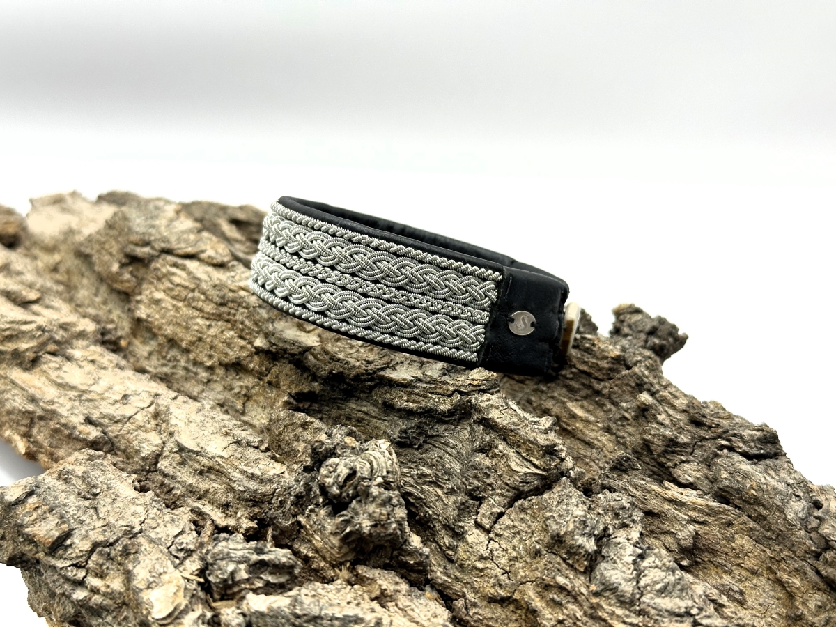 frontal view of saami crafts bracelet AZ006