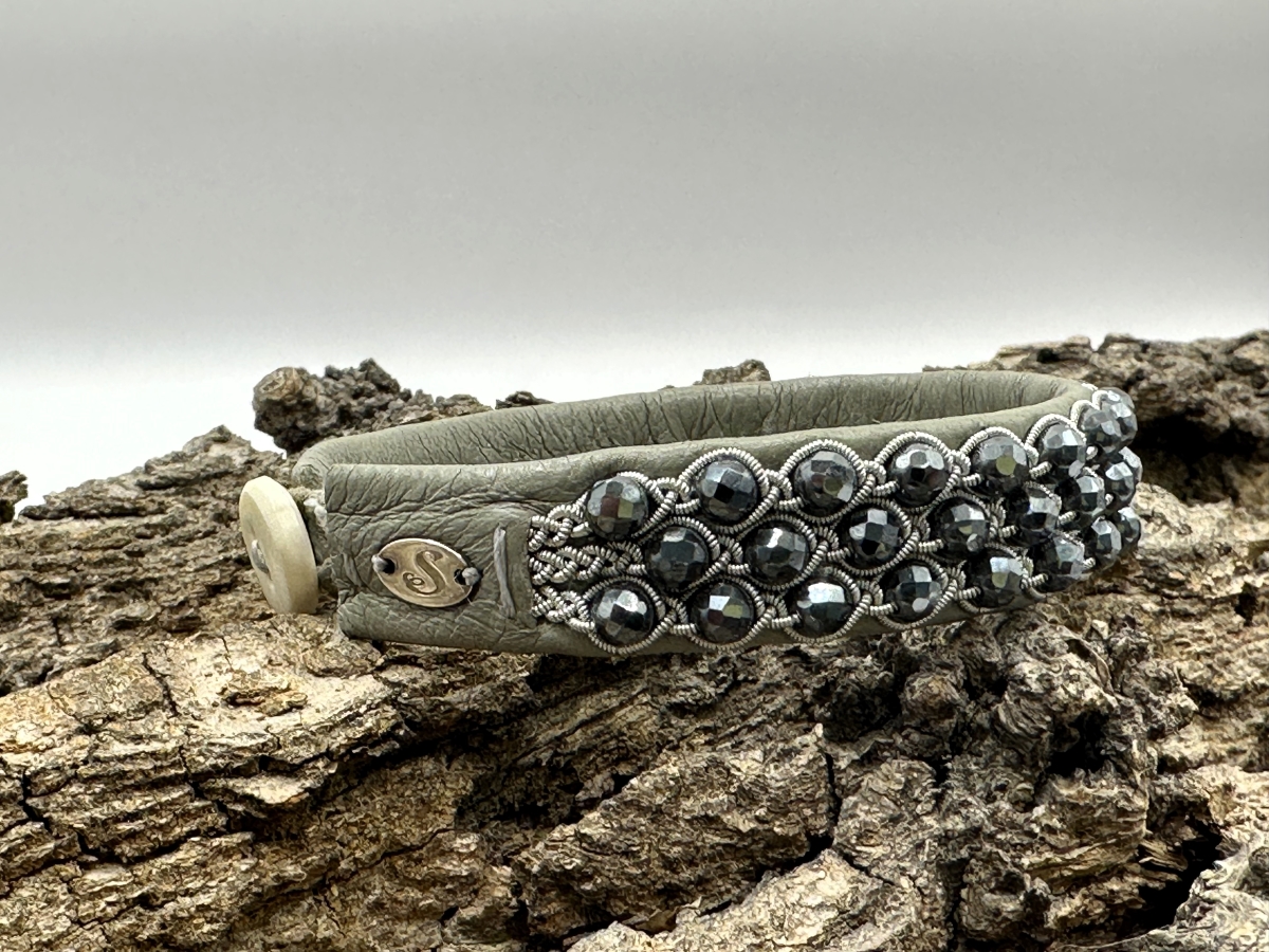 frontal view of saami crafts bracelet EH012